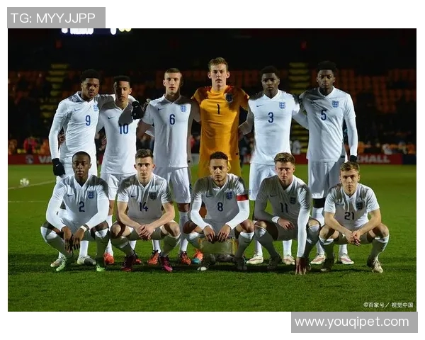 足球明星在绿茵场上的华丽瞬间与精彩绝伦的技巧展示 足球明星在绿茵场上的华丽瞬间与精彩绝伦的技巧展示