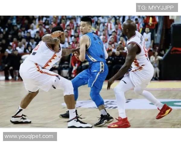 赛后分析：上海篮球队与北京篮球队实力对比与比赛亮点探讨